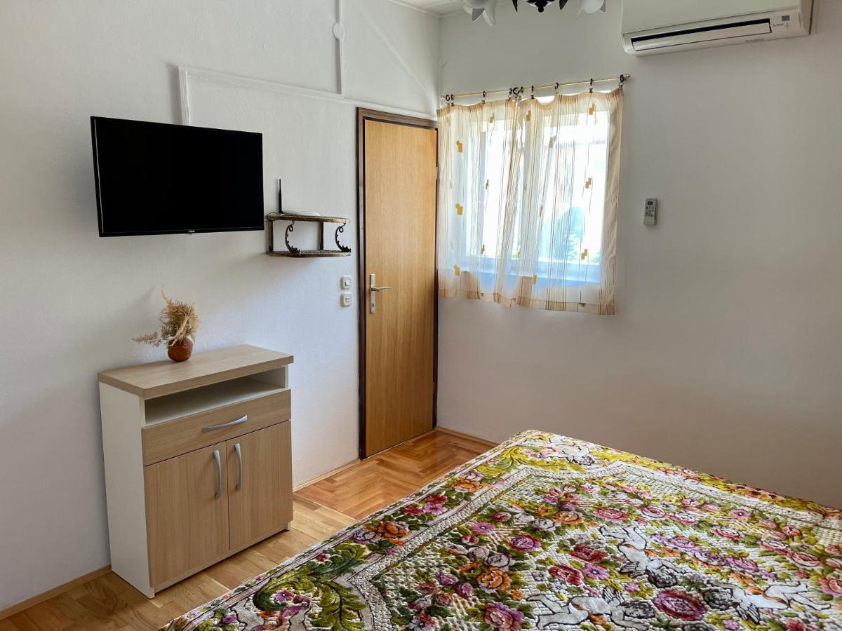 Rooms & Apartments Tepsa - Centre Хвар Екстер'єр фото