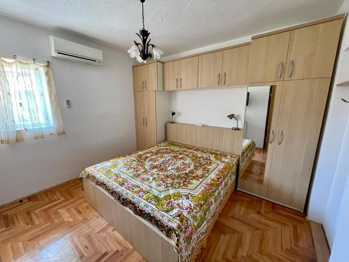 Rooms & Apartments Tepsa - Centre Хвар Екстер'єр фото