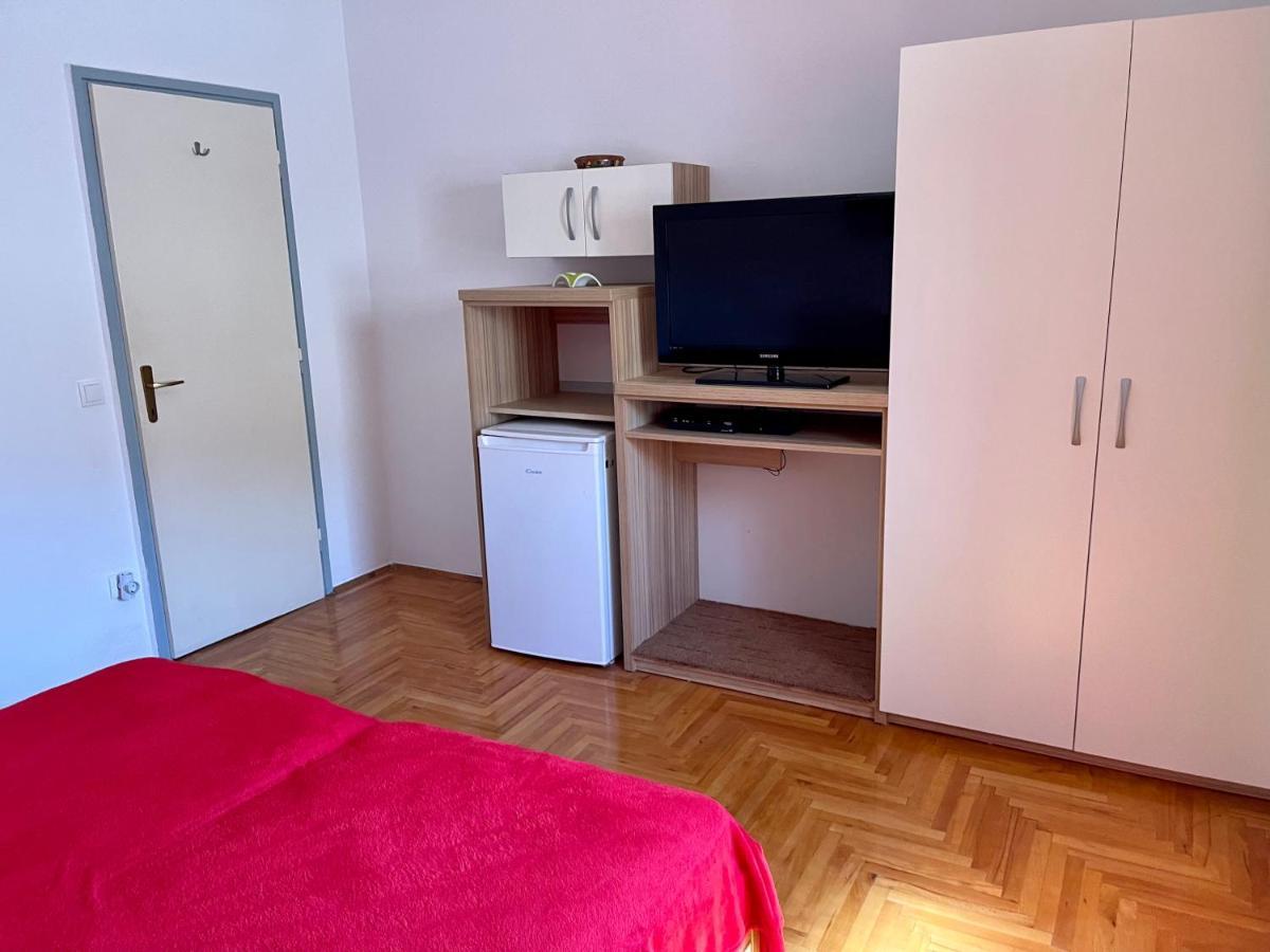 Rooms & Apartments Tepsa - Centre Хвар Екстер'єр фото