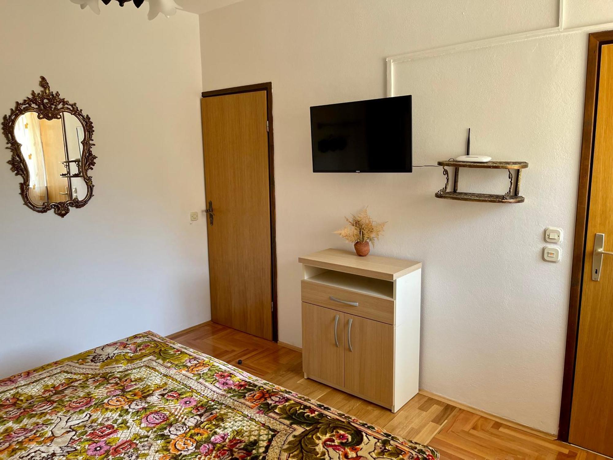 Rooms & Apartments Tepsa - Centre Хвар Номер фото