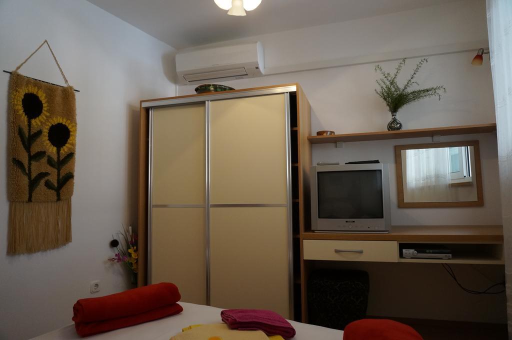 Rooms & Apartments Tepsa - Centre Хвар Екстер'єр фото
