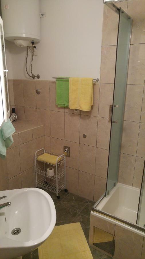 Rooms & Apartments Tepsa - Centre Хвар Екстер'єр фото